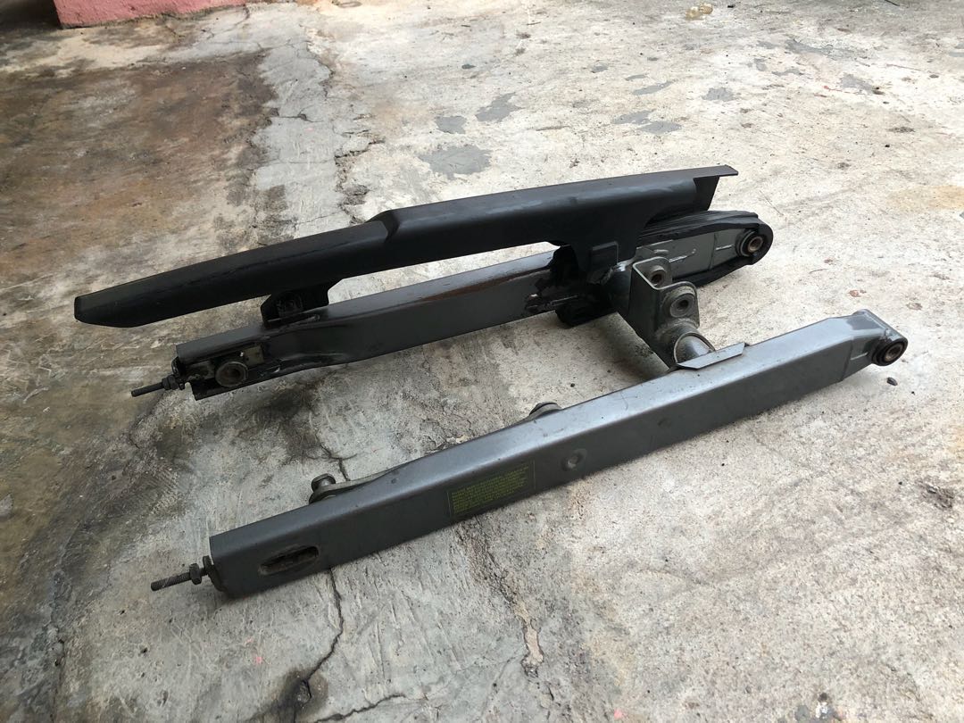 Swing Arm Yamaha Lc135 V1 Auto Accessories On Carousell