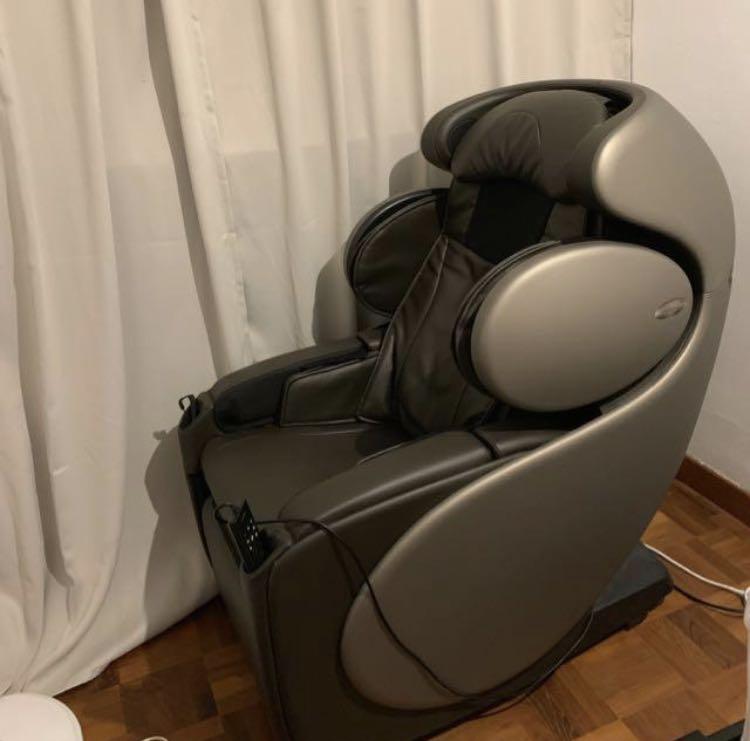 Brand new upholstery Osim massage chair, Health & Nutrition, Massage