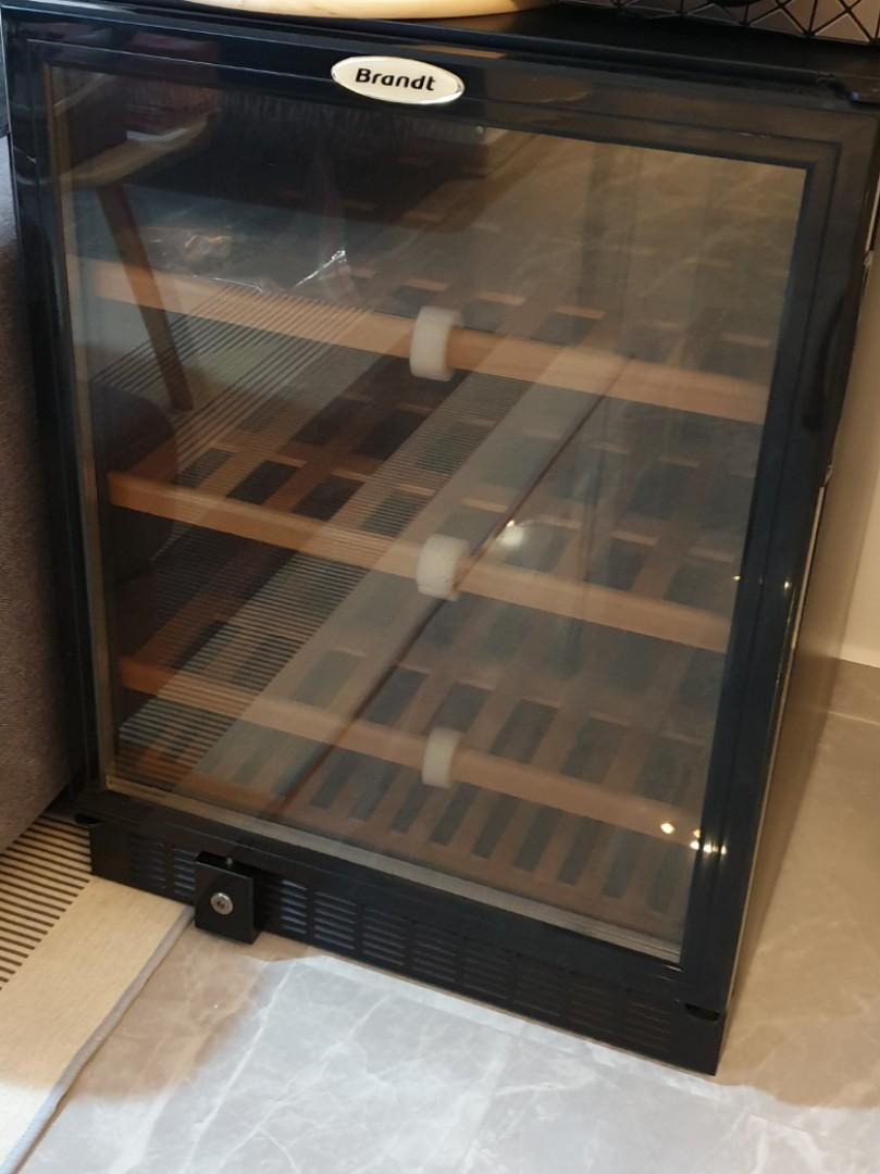 Brandt wine chiller, TV & Home Appliances, Kitchen Appliances