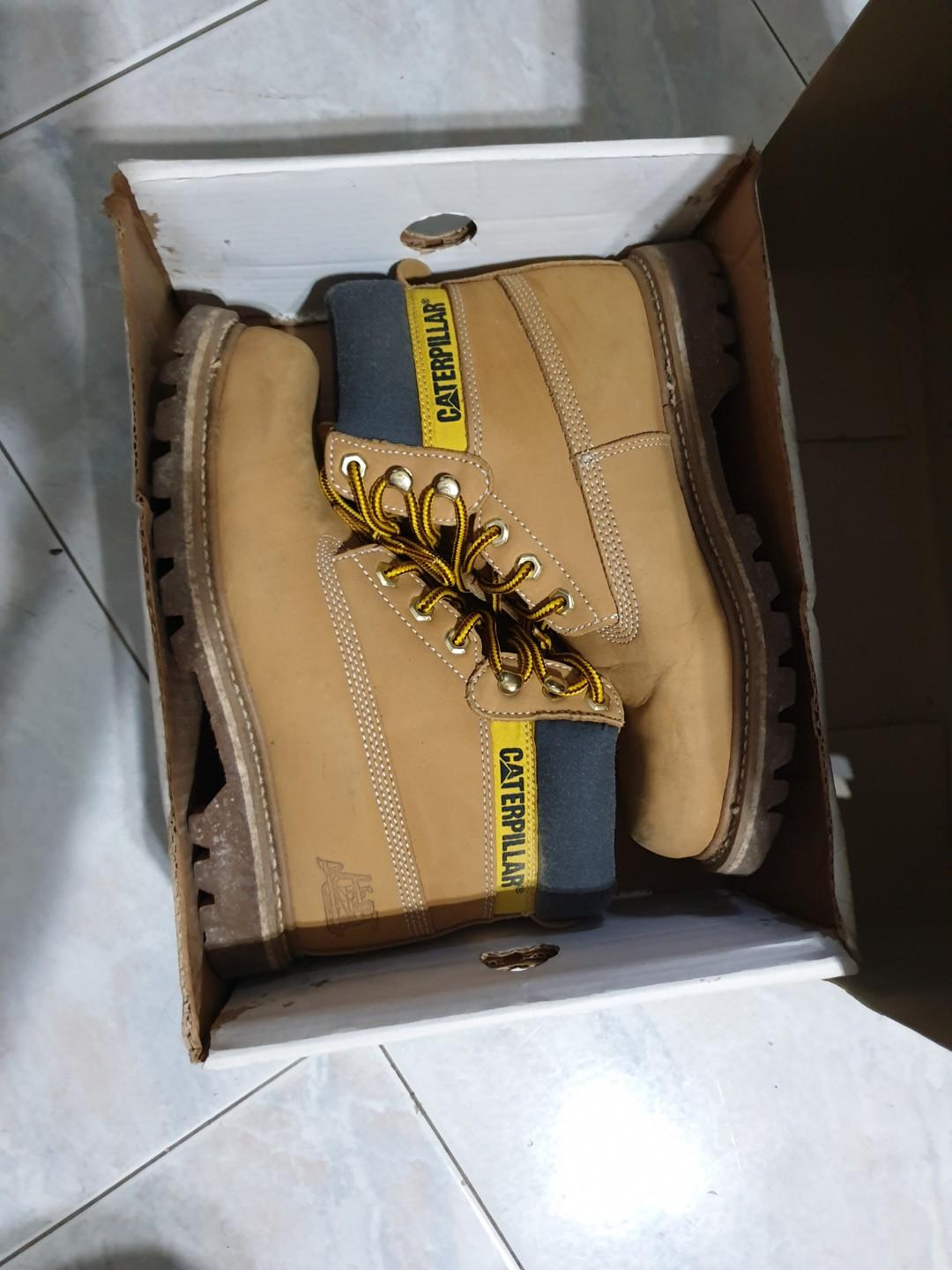 Caterpillar walking machine