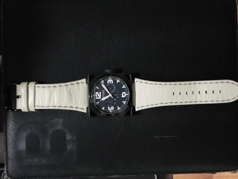 Chevignon Leather Watch Fesyen Pria Jam Tangan Di Carousell