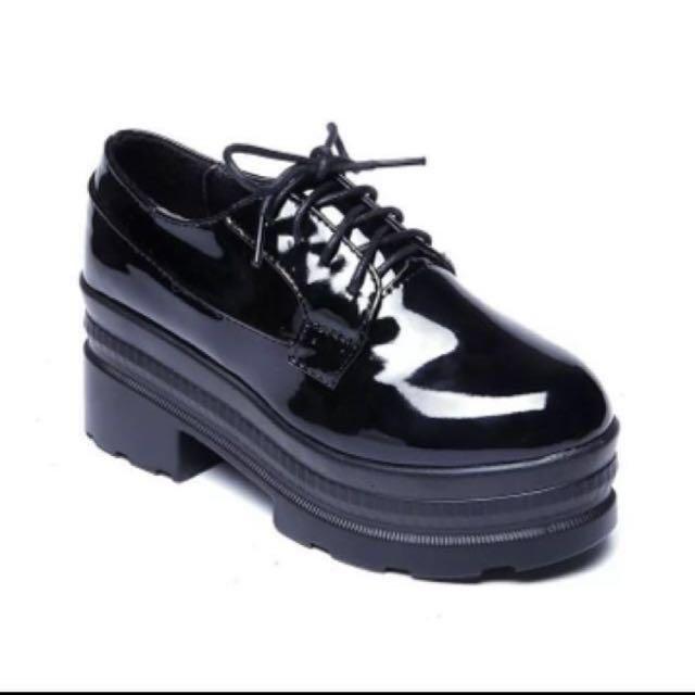 all black platform shoes