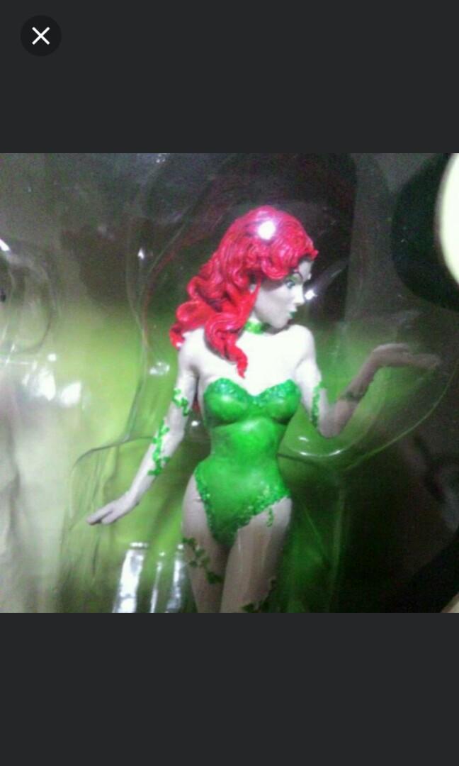 Femmes Fatales Special Edition Box Set - Shop Exclusive set of harley quinn  batgirl poison ivy, Hobbies & Toys, Toys & Games on Carousell