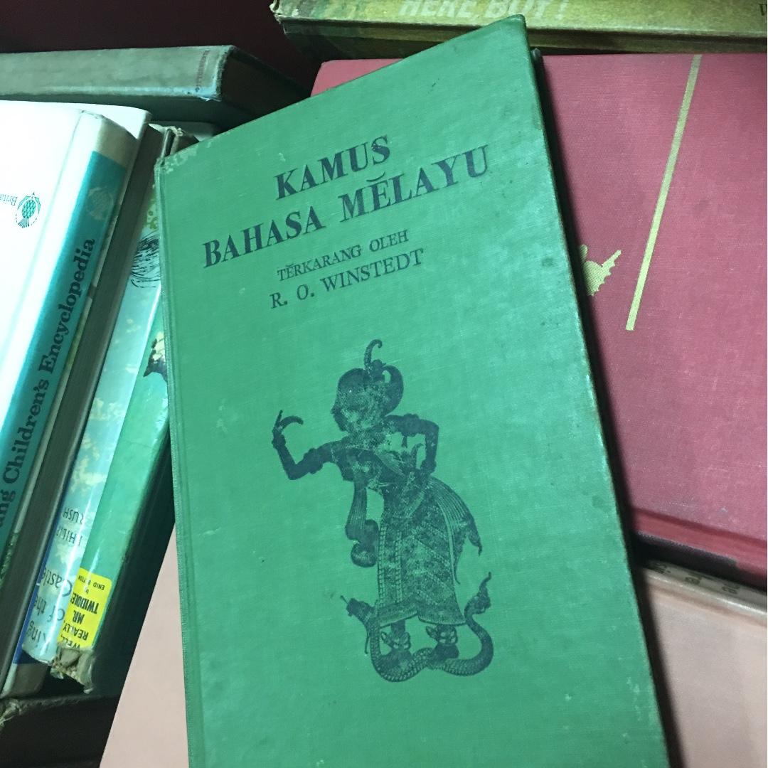 Kamus Bahasa Melayu Sir Richard Winstedt Hardcover 1960 Hobbies Toys Memorabilia Collectibles Religious Items On Carousell