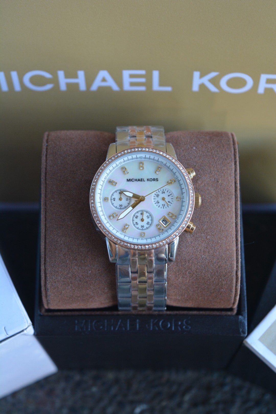 nakke Ejendommelige Luske Michael Kors Ritz Chronograph Tritone Ladies Watch (MK5650), Women's  Fashion, Watches & Accessories, Watches on Carousell