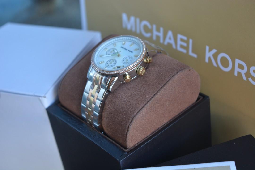 nakke Ejendommelige Luske Michael Kors Ritz Chronograph Tritone Ladies Watch (MK5650), Women's  Fashion, Watches & Accessories, Watches on Carousell