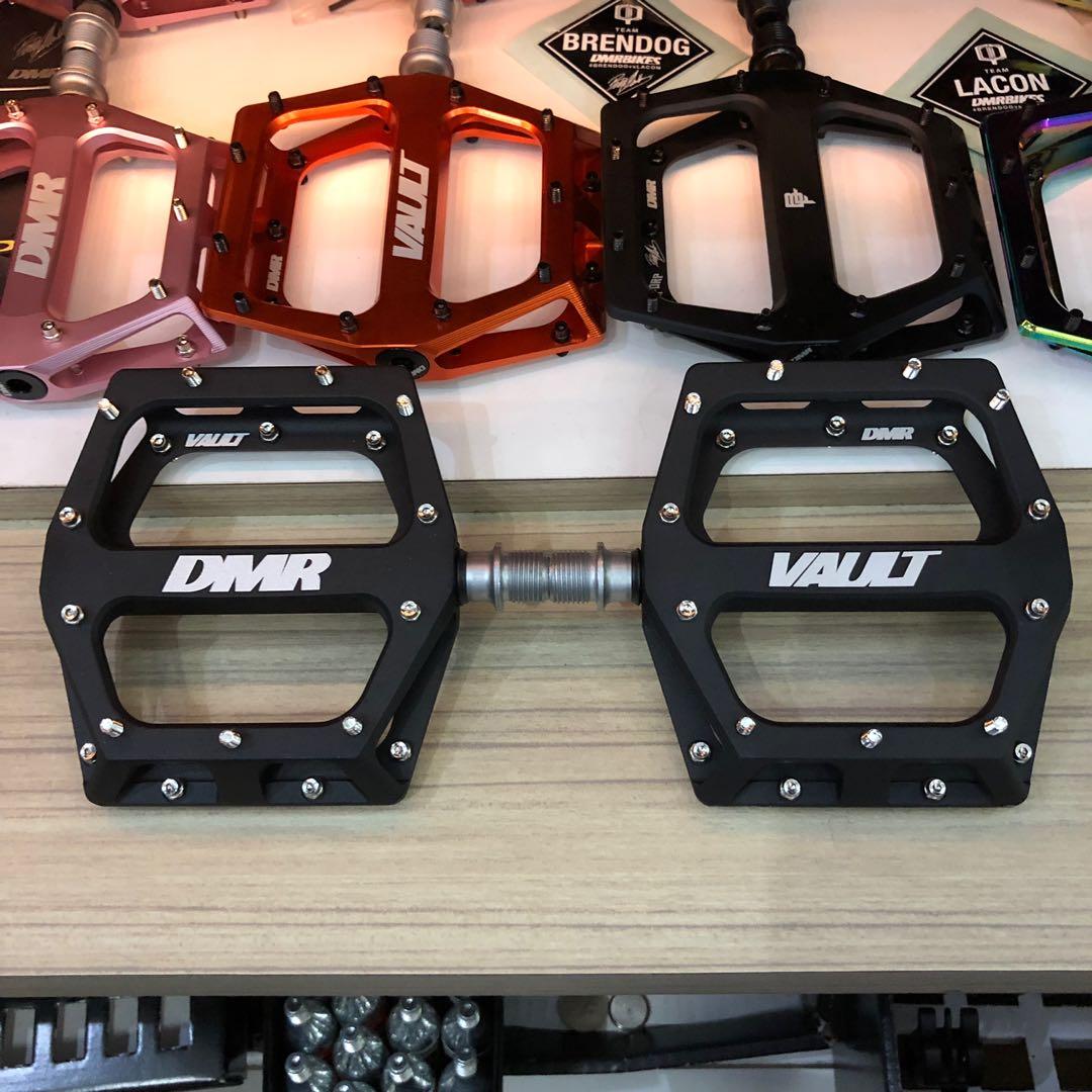 New: DMR Vault Sandblast black pedals 