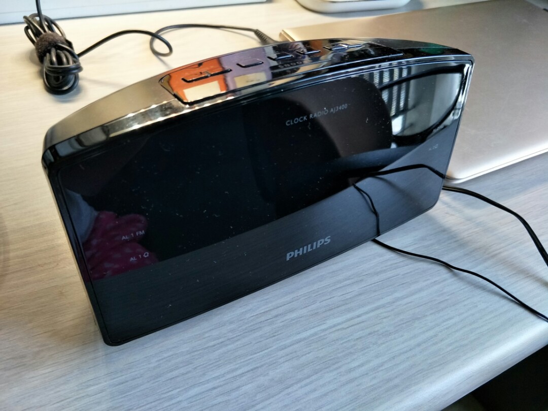Philips clock radio AJ3400, Audio, Portable Music Players on Carousell