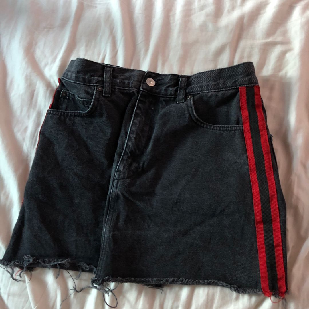 Black denim online skirt red stripe