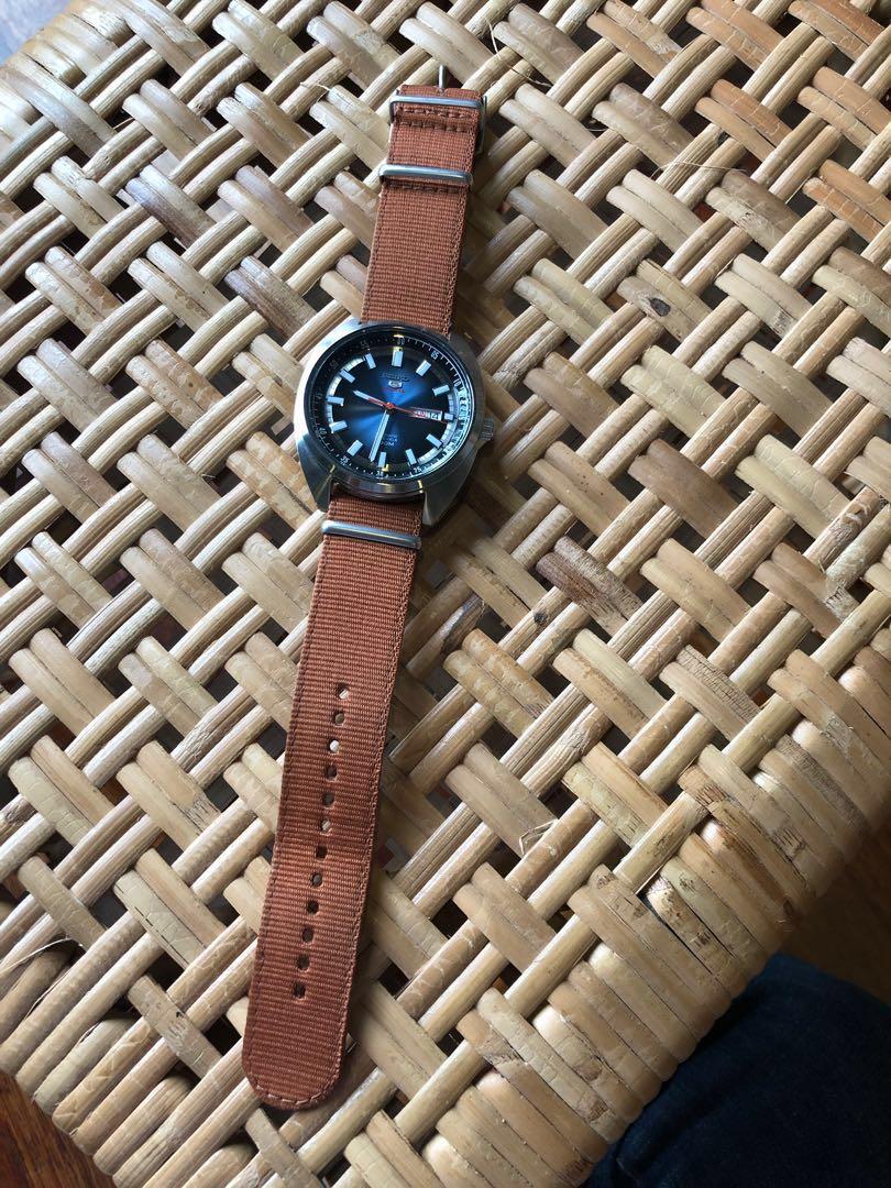 SEIKO 5 Sports SRPB21K1 Still Under Waranty Men s Fashion