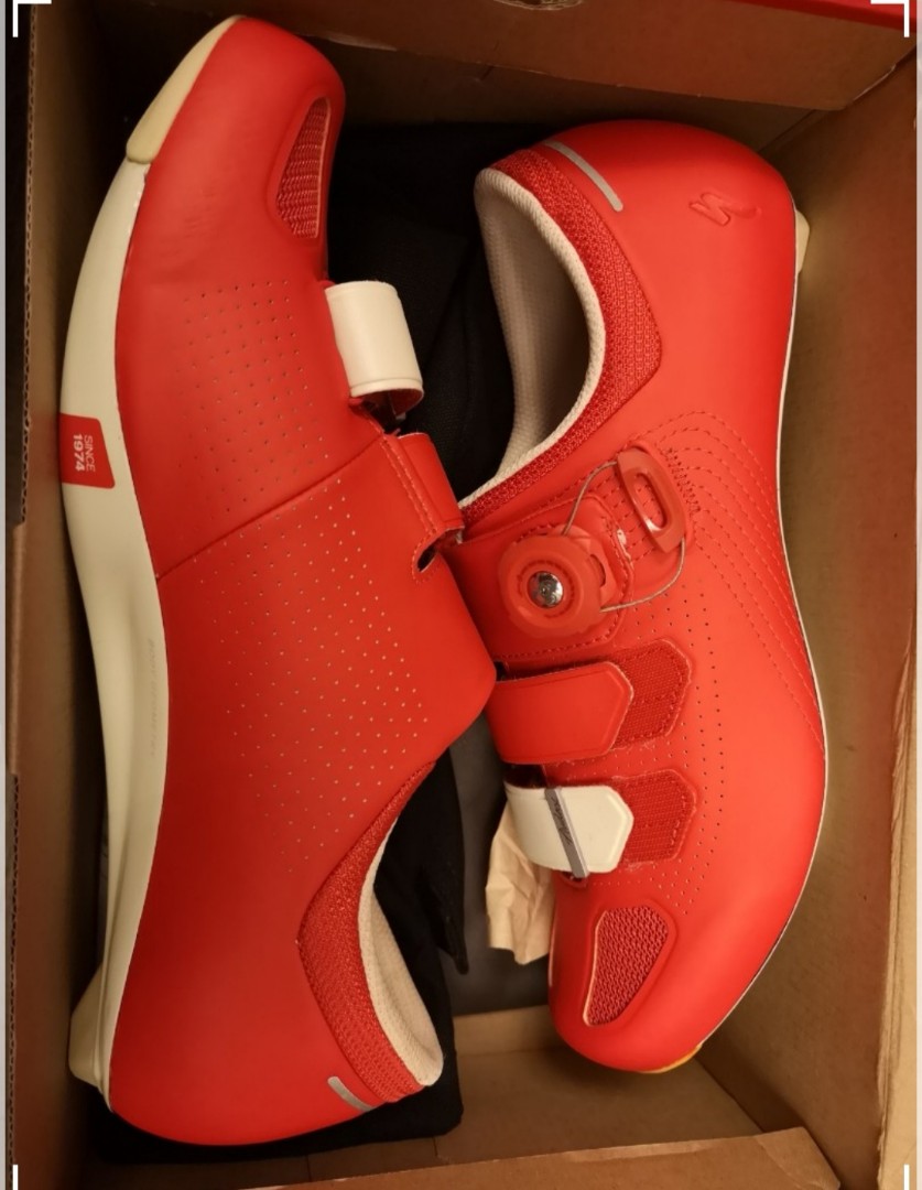 Specialized Audax 74 Red Cream Euro 43.5 US10.25