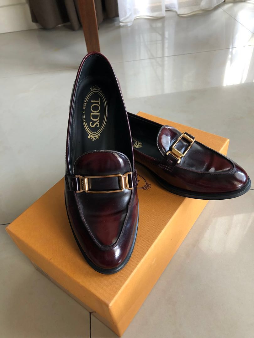 Tods Loafers, Women's Fashion, Footwear, Loafers on Carousell