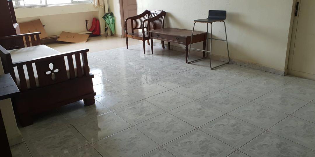 Choa Chu Kang ( 7min walk to MRT) room for rent 400/month, Property