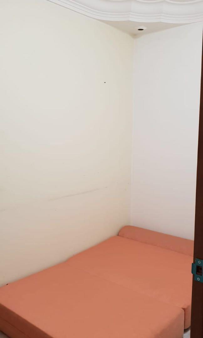 Choa Chu Kang ( 7min walk to MRT) room for rent 400/month, Property