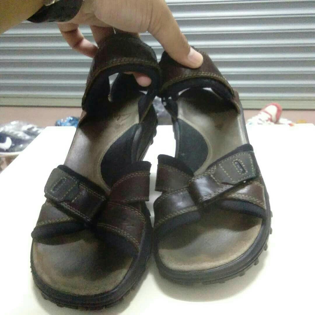 Clarks active air sandals magnetic hot sale
