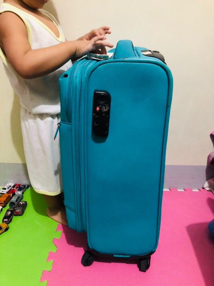 Conwood Luggage (Category: Luggage) located in Makati City. Submitted by masamocannie (Listing ID 203475728, Image 2). Description: Up to 15kgs... Lost yong key😊 RFS: upgrade.
