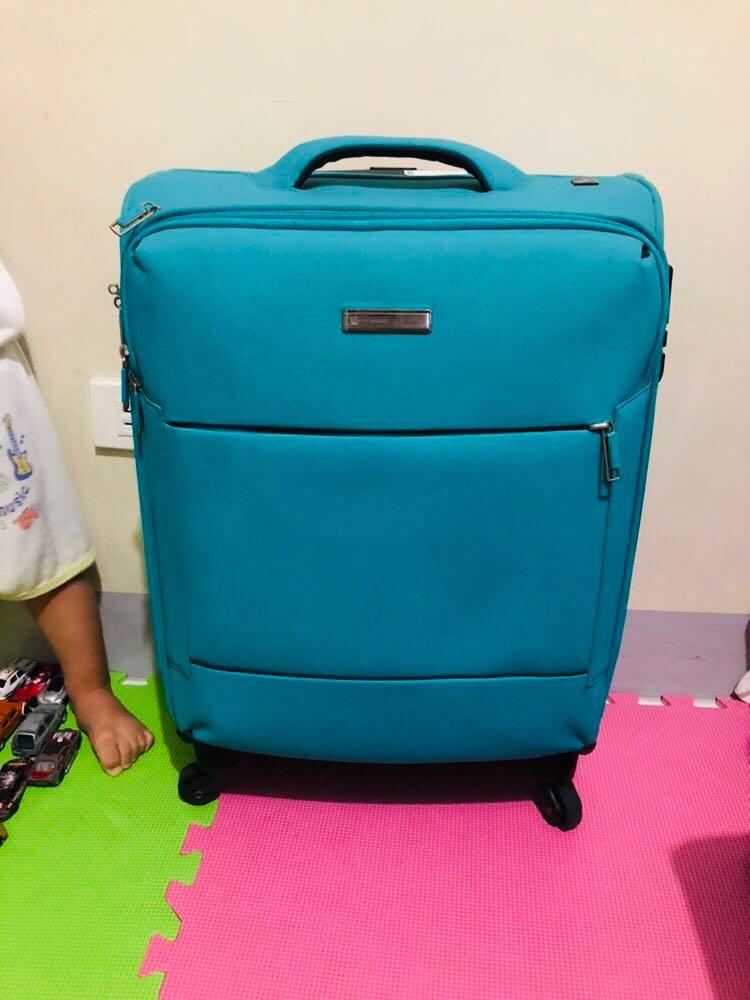 Conwood Luggage (Category: Luggage) located in Makati City. Submitted by masamocannie (Listing ID 203475728, Image 1). Description: Up to 15kgs... Lost yong key😊 RFS: upgrade.