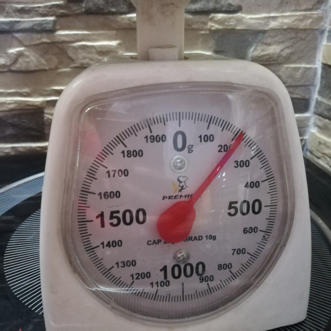 Kitchen Weighing Scale (Category: Other Kitchen Appliances) located in Mandaluyong City. Submitted by ludifyph (Listing ID 208576971, Image 2). Description: Pre-loved item in good condition. Seldomly used. RFS: decluttering, travel funds Free shipping within Metro Manila when buying worth Php995 of accumulated items. #garagesale #carou2019 #carounewyear #kitchen.