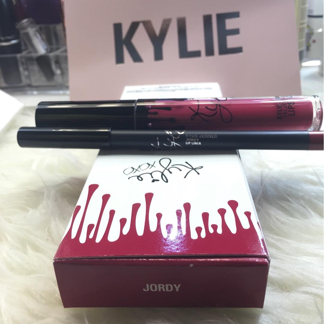 Kylie Celvet Liquid Lipstick & Lip Liner In Jordy, Beauty & Personal Care,  Face, Makeup On Carousell