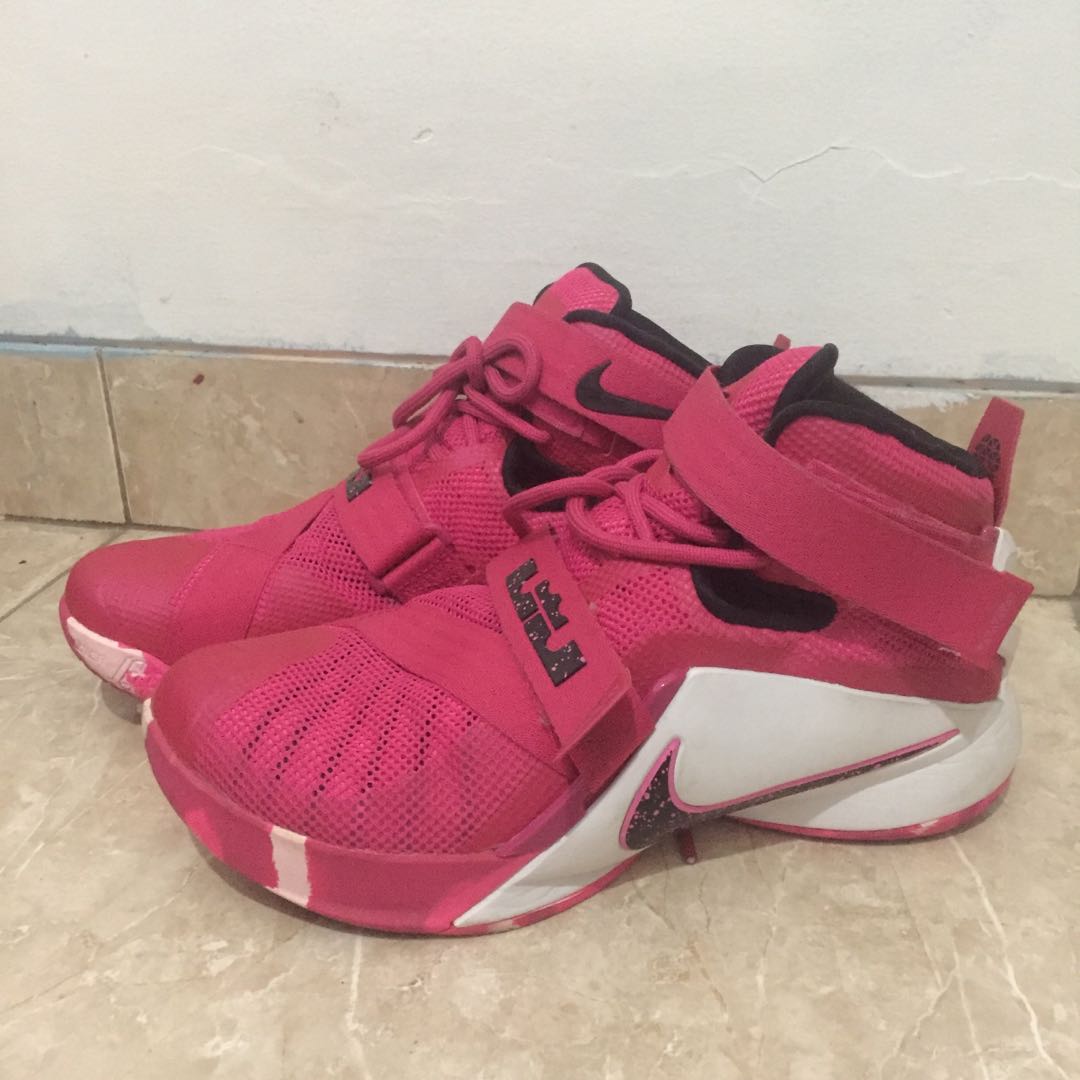 harga sepatu basket nike lebron james