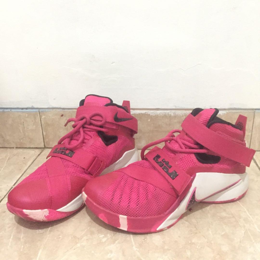 harga sepatu basket nike lebron james