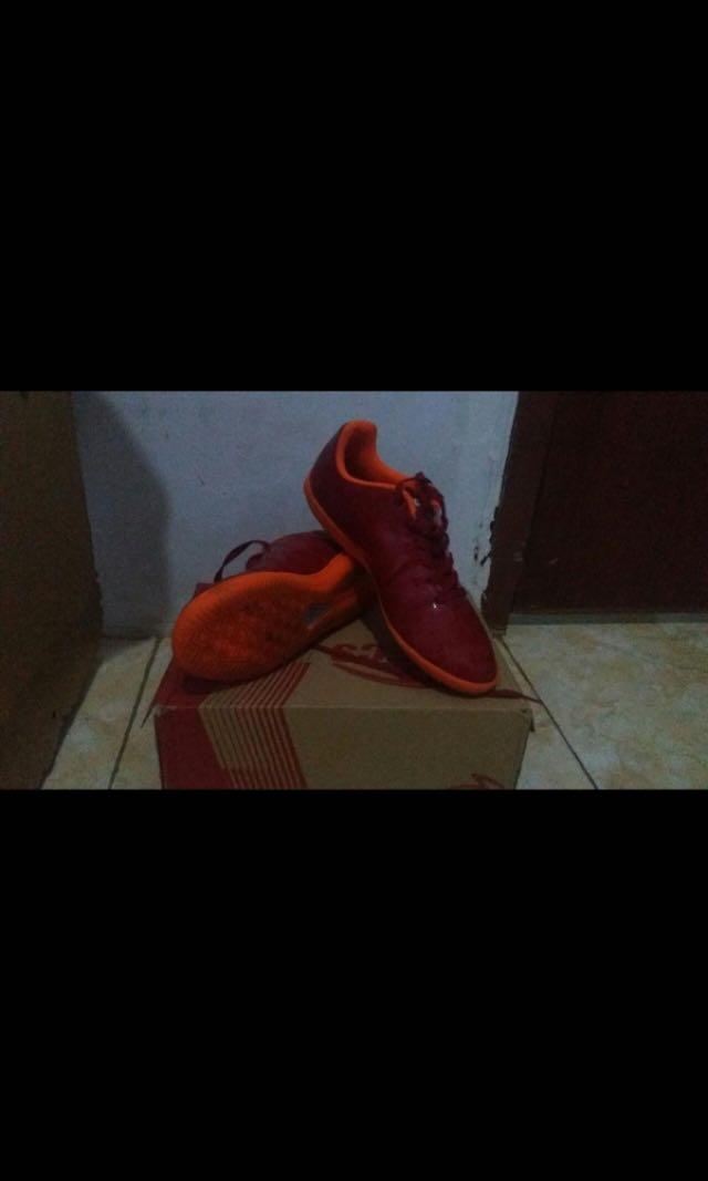 Sepatu Futsal Specs Torpedo Size 42 Sports Other Sports Equipment On Carousell