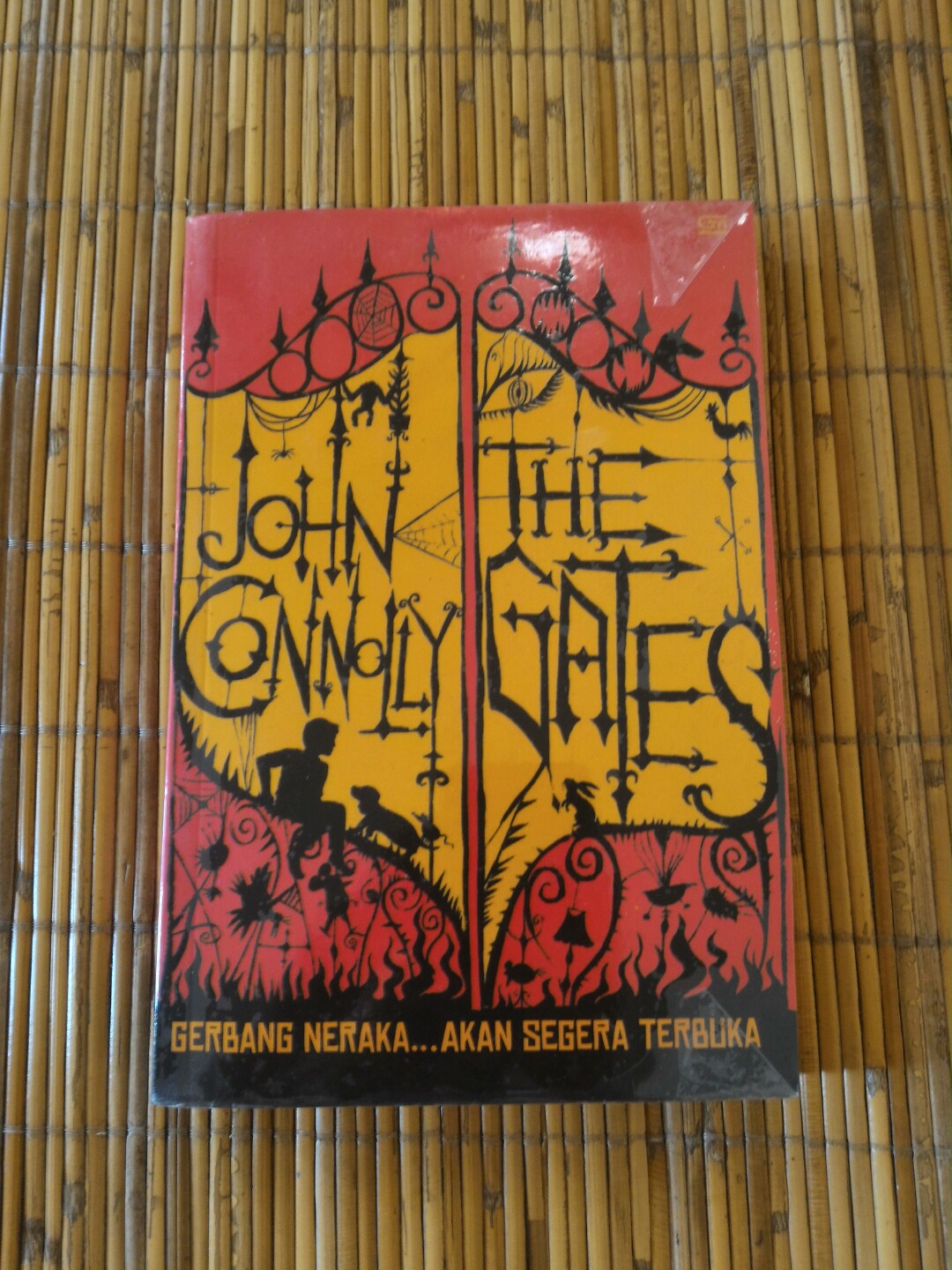The Gates by John Connolly, Buku & Alat Tulis, Buku di Carousell