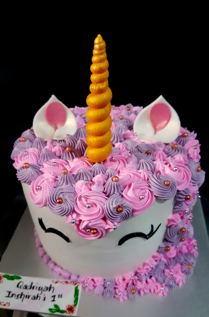 Unicorn Cake Food Drinks Baked Goods On Carousell