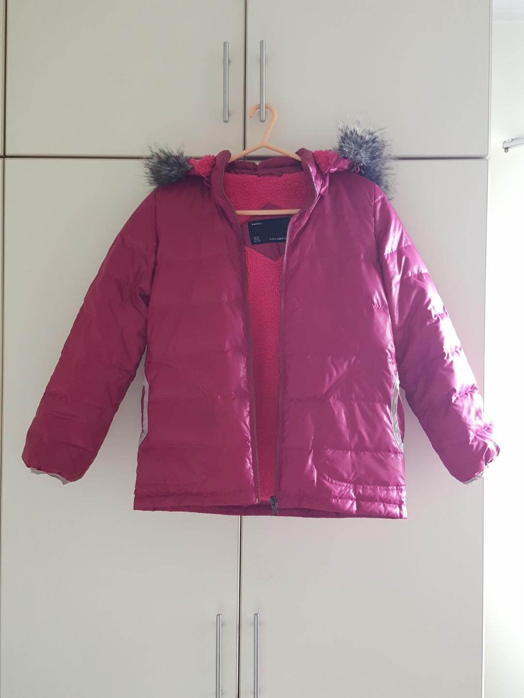 Winter Jacket (Category: Babies & Kids Fashion) located in Singapore. Submitted by obakatan (Listing ID 208475887, Image 2). Description: Great down jacket for girls. Kept my girl warm in Hokkaido just past December 2018. W proper layering ( thermal, wool sweater and this jacket), girl said its just nice and comfy. She doesnt want the fur around her face, thus i removed it. I have 2 to let go. The one advertised is XL. Suitable for kids height be
