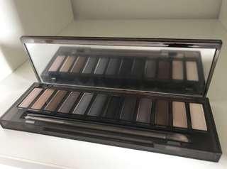 Sephora - Urban Decay Smokey Palette