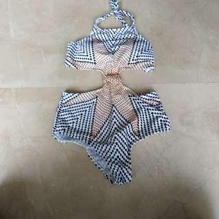 Baju renang bikini