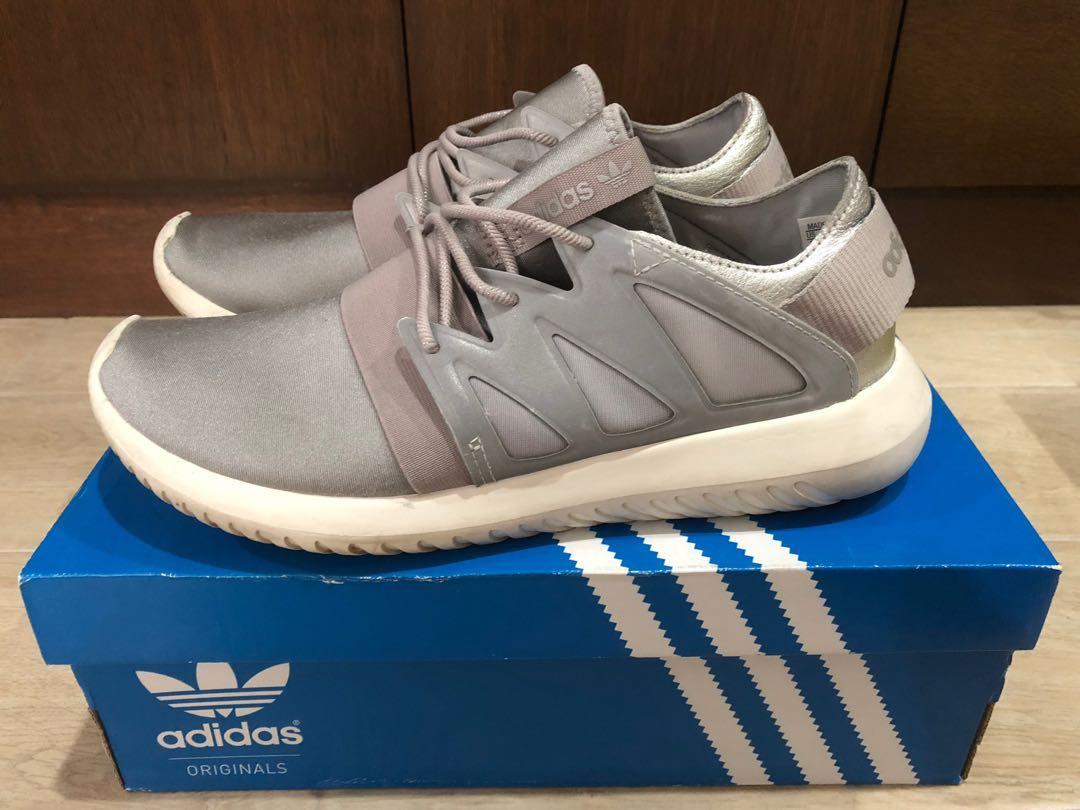 Adidas Tubular Viral W (Category: Sneakers) located in Del Monte. Submitted by zshops (Listing ID 205084382, Image 1). Description: US 9, Women’s size.