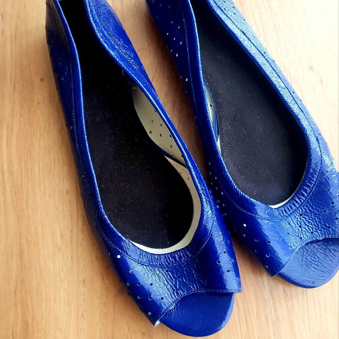 Enzo Angiolini patent blue flats, Women's Fashion, Footwear, Flats ...