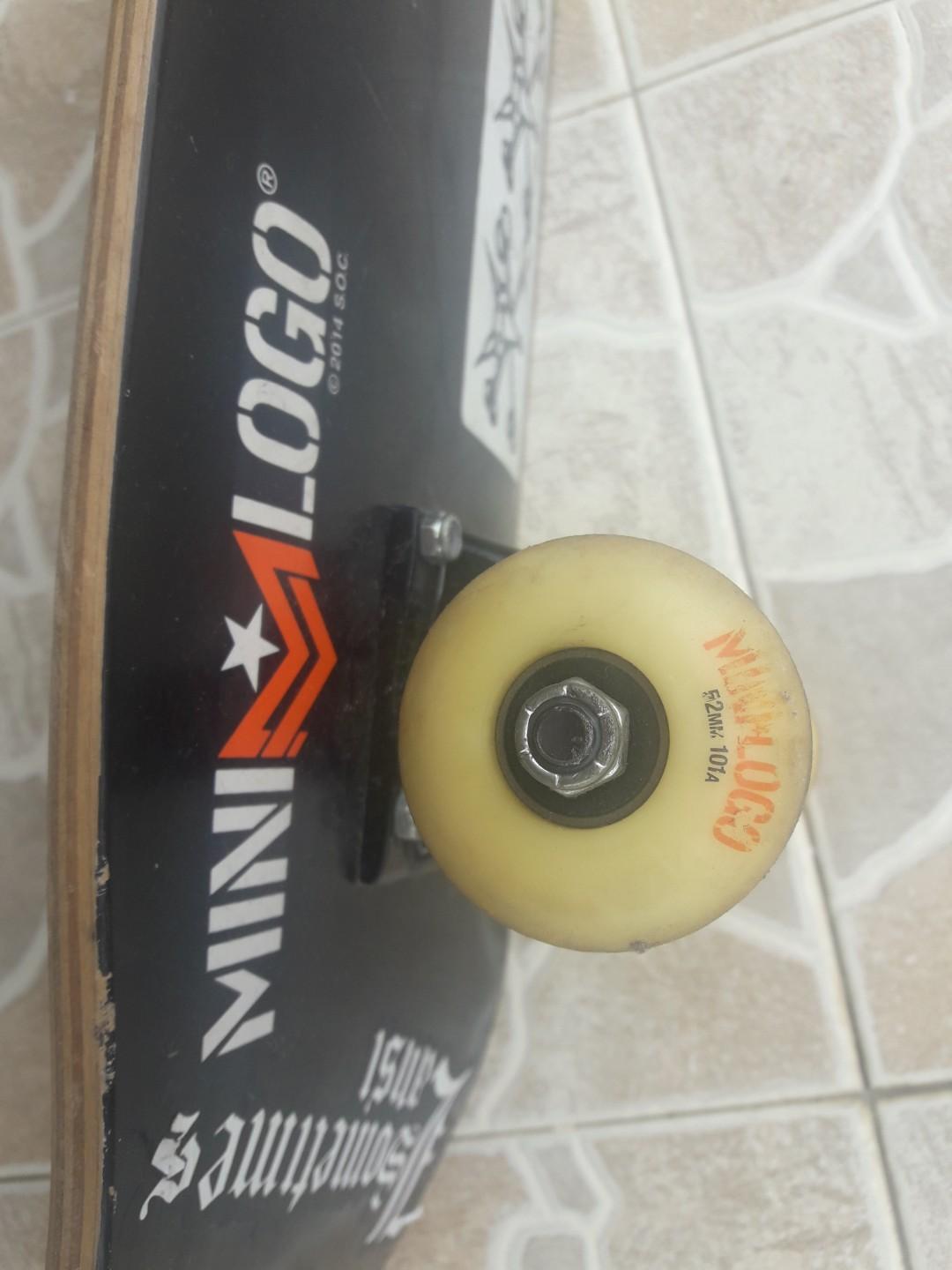 Mini logo set deck, Sports Equipment, Sports & Games, Skates