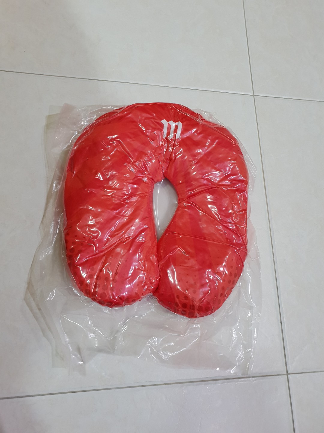 Neck cushion, Health & Nutrition, Braces, Support & Protection on Carousell