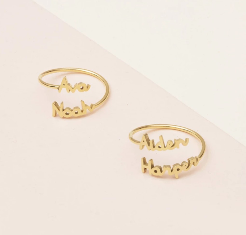 Gold ring discount with name engraved