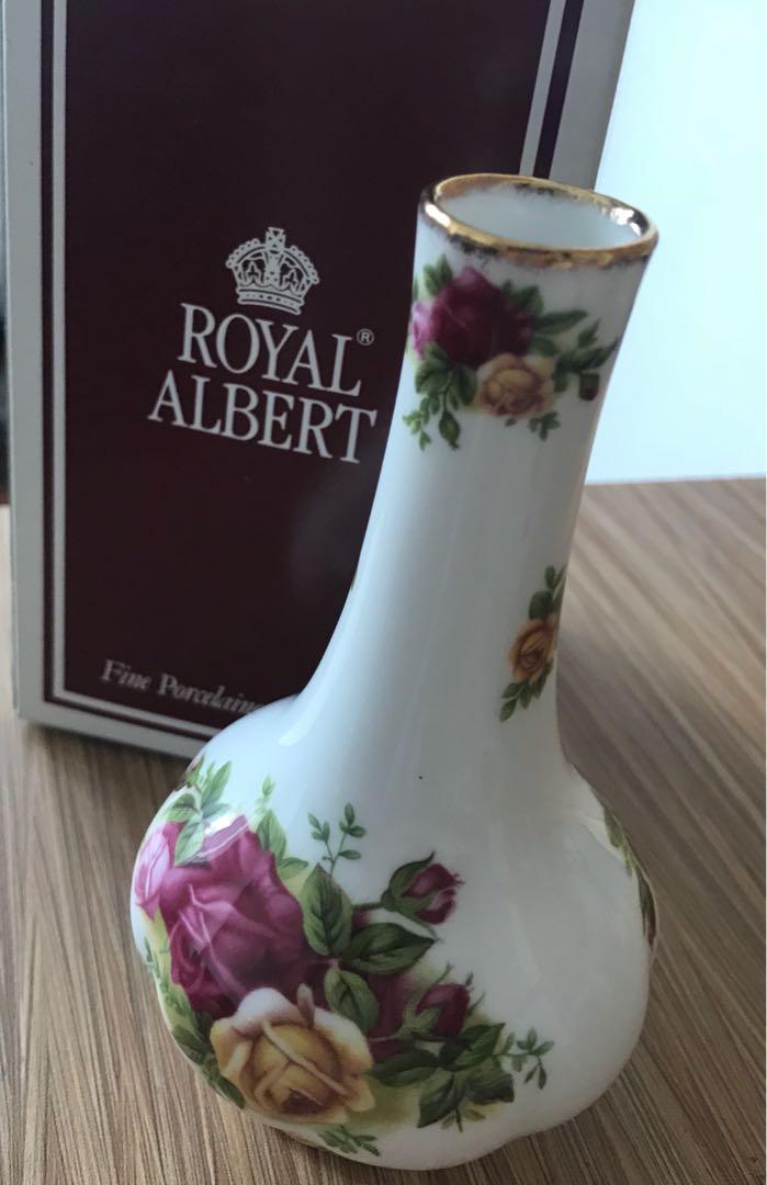 Royal Albert Old Country Roses Small Bud Vase Antiques Vintage