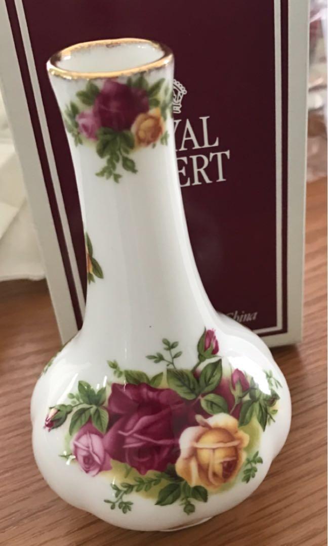 Royal Albert Old Country Roses Small Bud Vase Antiques Vintage