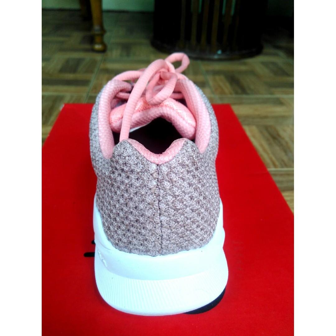 Sepatu Diadora Wanita Running Fitness Gira Original 100 Bnib Size 36 Fesyen Wanita Sepatu Di Carousell