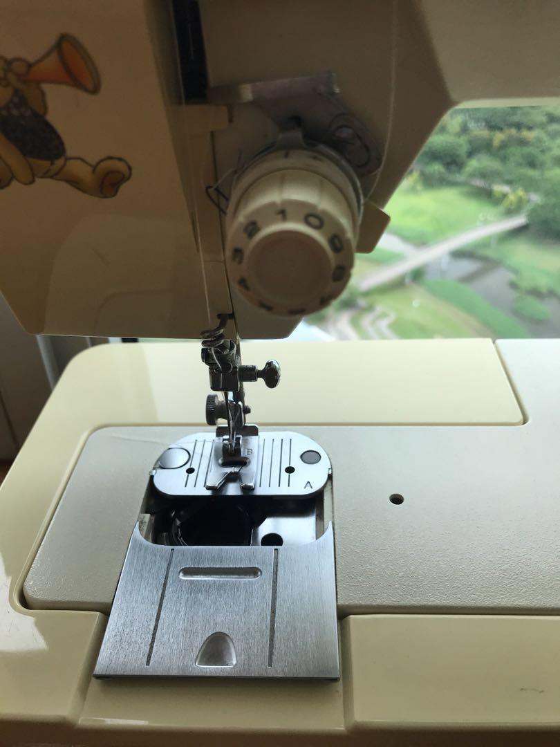Singer sewing machine 6212C, TV & Home Appliances, Washing Machines and