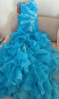 Wedding gown