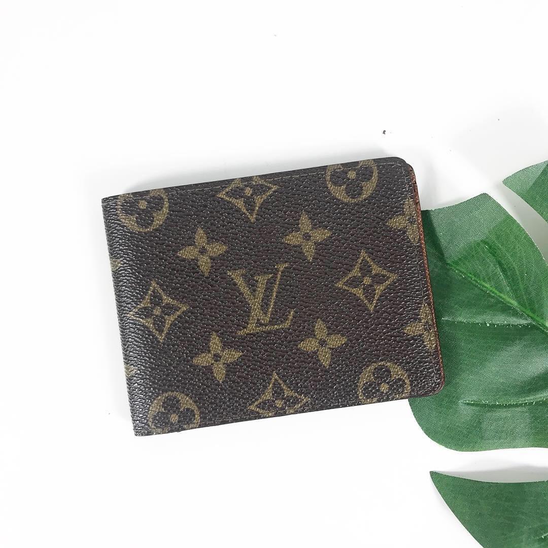 Louis Vuitton Checkbook wallet, Luxury, Bags & Wallets on Carousell