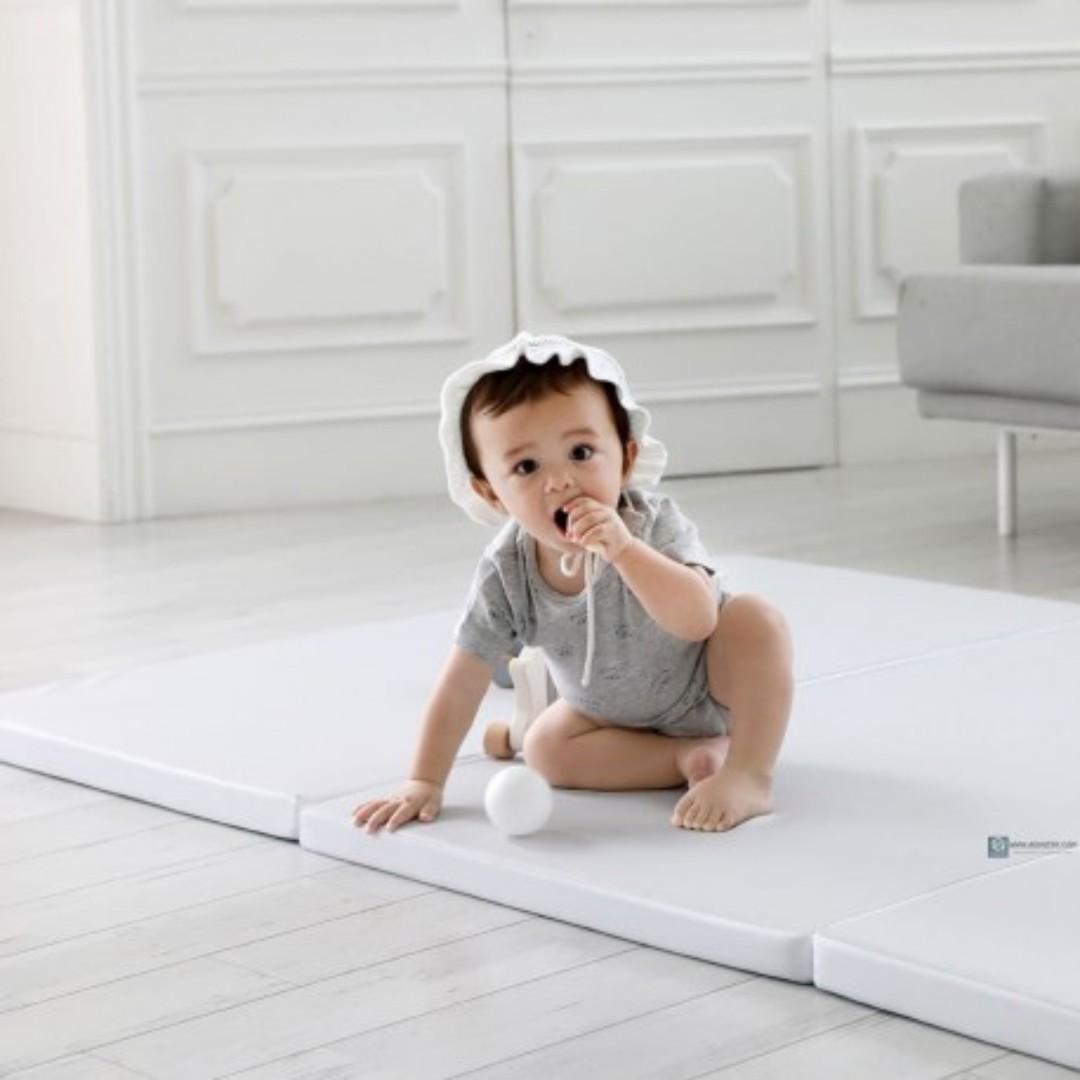 white baby play mat