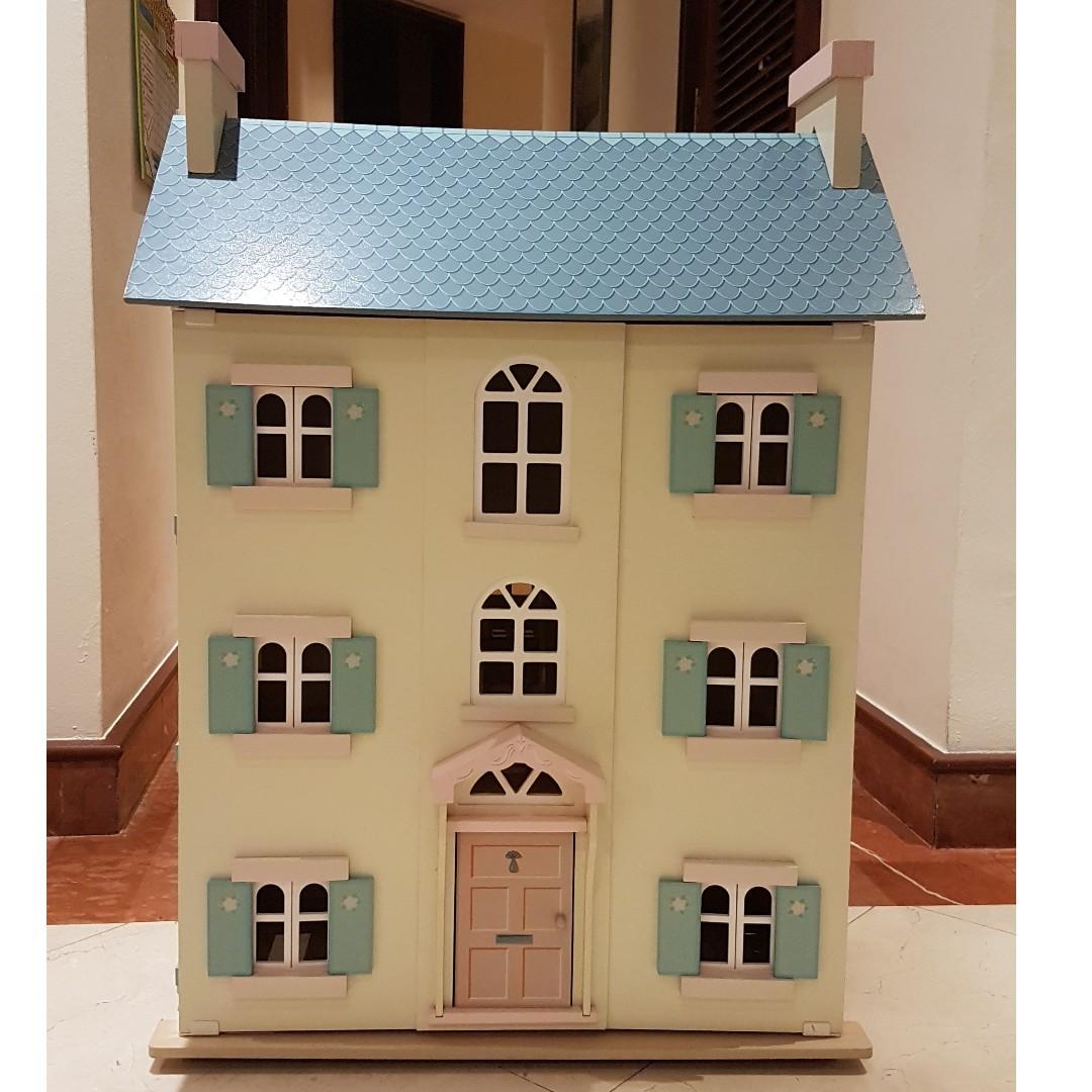 3 storey dolls house