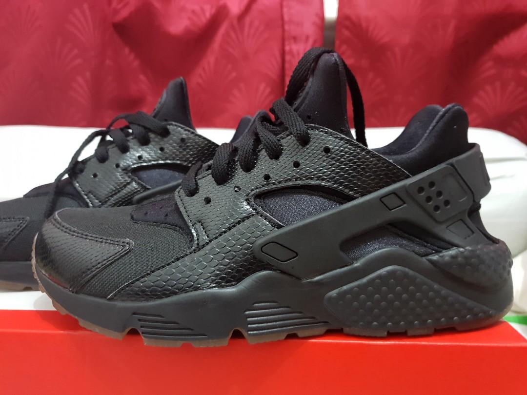 Nike huarache red sales snake