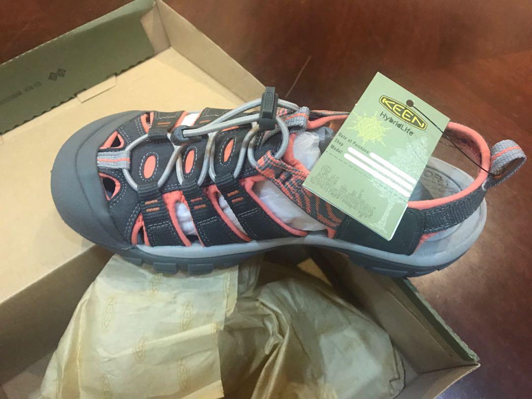Brand new women s Keen shoes