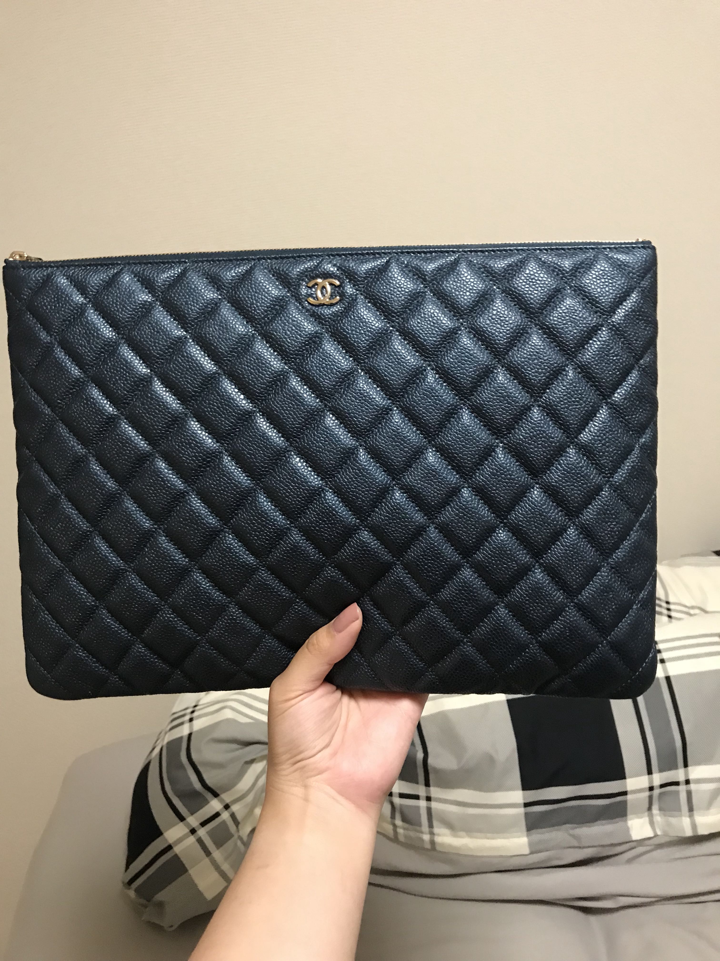Chanel large o case shop
