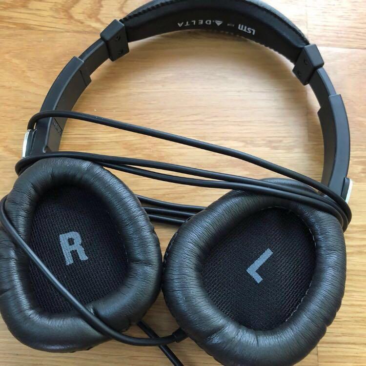 Delta Airlines LSTN InFlight Headphones (With Adaptor), Audio