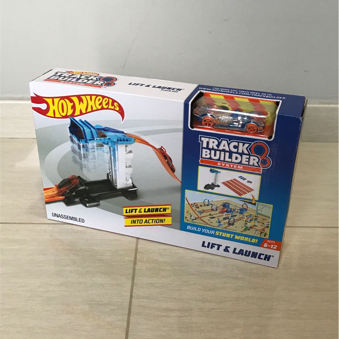 Free Delivery Brand New Hot Wheels Workshop Track Builder Lift