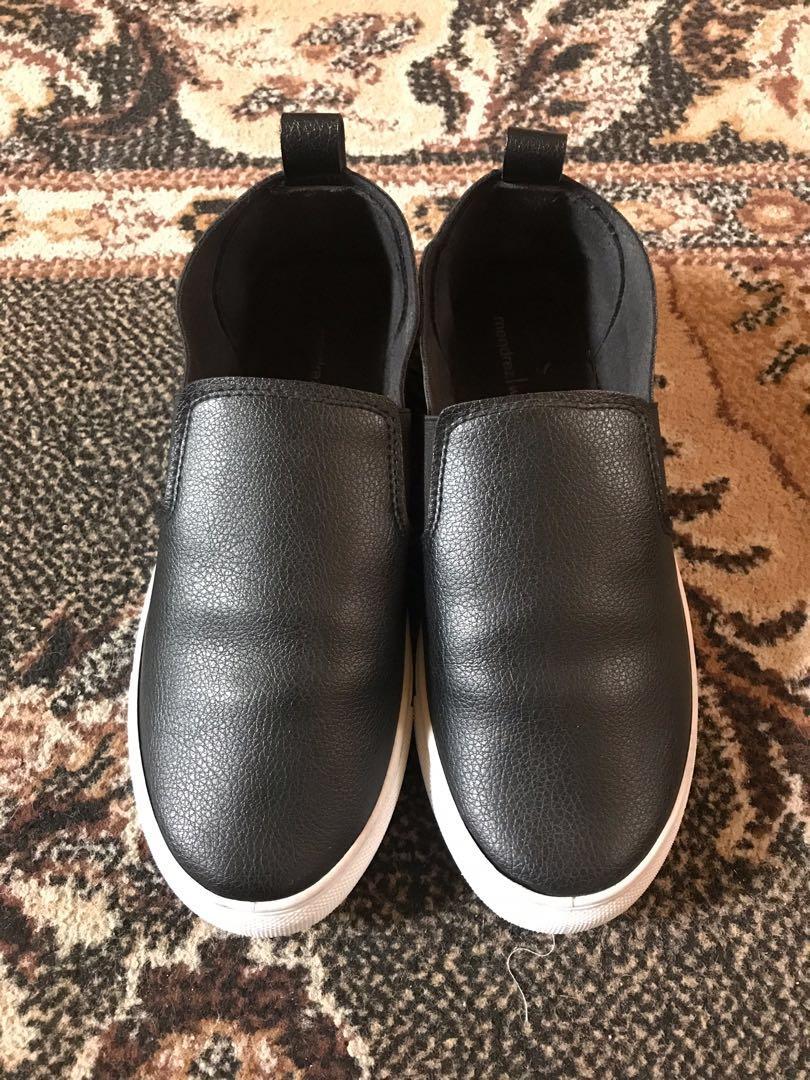 Mendrez Slip-On Black Shoes, Women's 